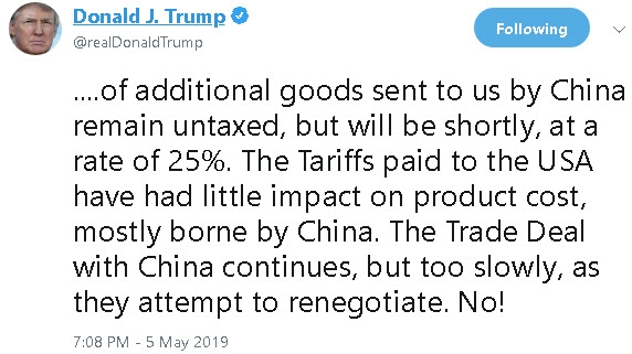 ترامب يظهر في تغريدته الثانية تعنت الإدارة الصينية بالمفاوضات وان تلك الرسوم الإضافية محاولة للضغط عليهم بالمحادثات